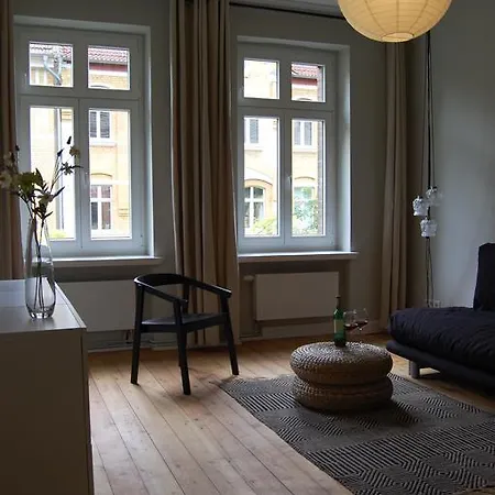 Schoener Wohnen Im Denkmal - Grosszuegig Geschnitten, Kostenfreies Wlan Apartment Leipzig