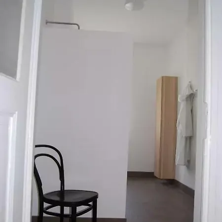 Schoener Wohnen Im Denkmal - Grosszuegig Geschnitten, Kostenfreies Wlan Apartment